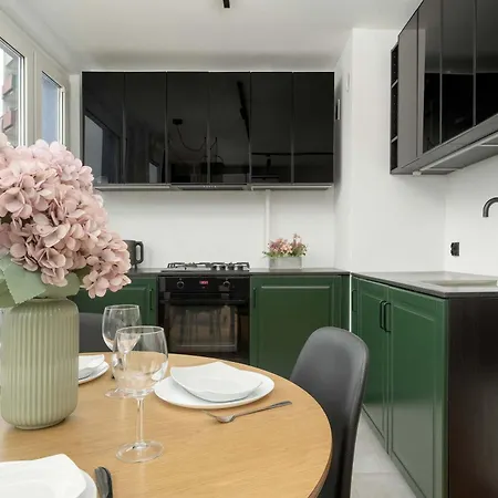 Przytulny Apartament Z Wanna Blisko Parku I Stawu We Wroclawiu By Renters アパート *