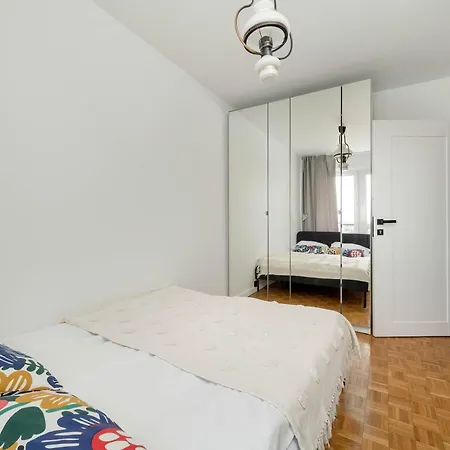 Przytulny Apartament Z Wanna Blisko Parku I Stawu We Wroclawiu By Renters アパート ヴロツワフ